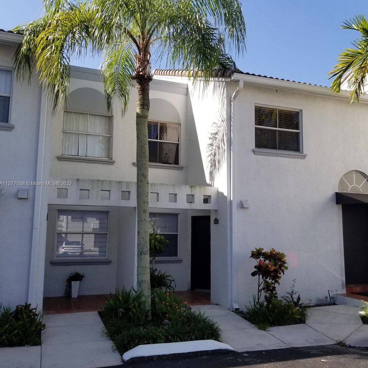 9772 46th Ter, Miami, FL 33178-1992