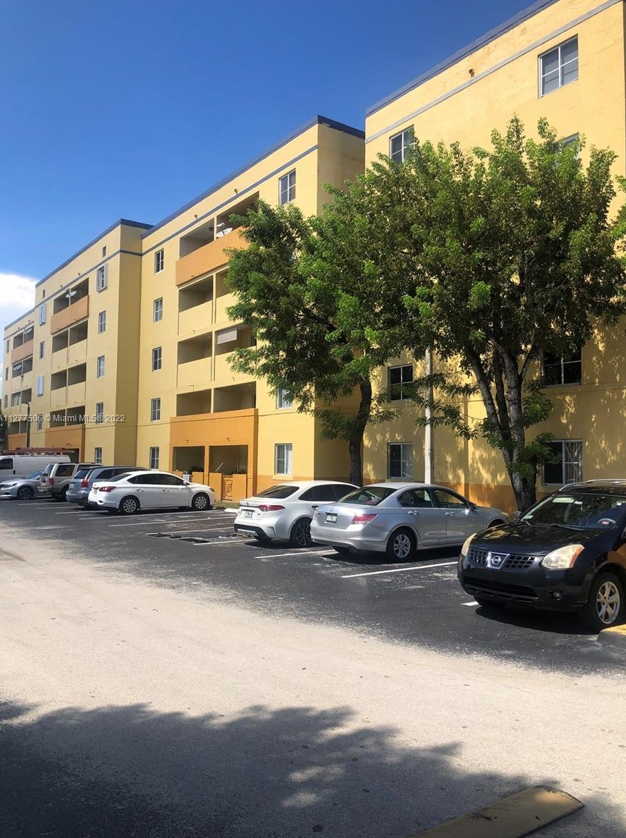 14971 82nd Ln, Miami, FL 33193-3122