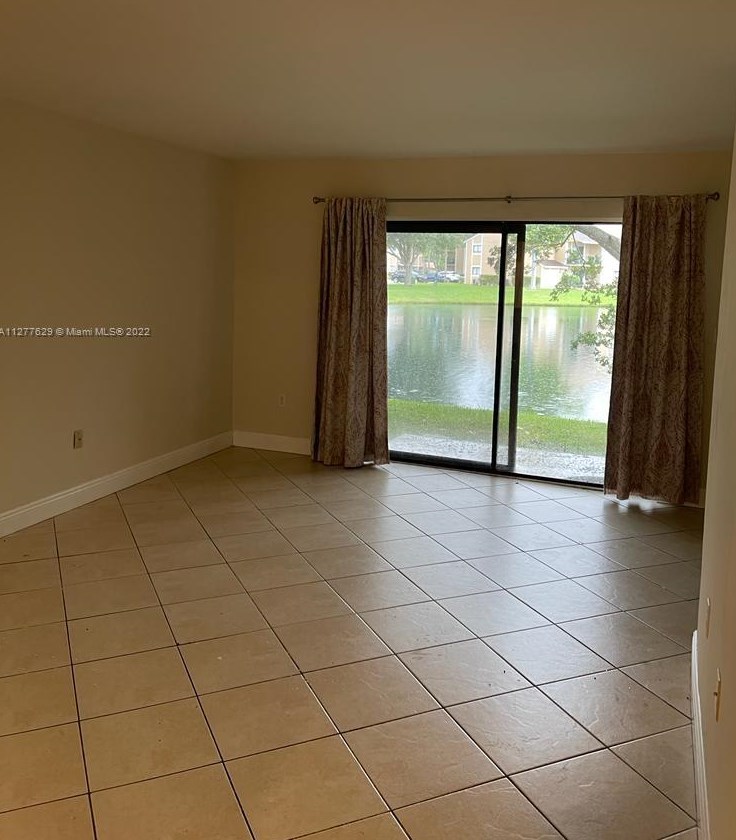 320 Palm Cir E #320, Hollywood, FL 33025