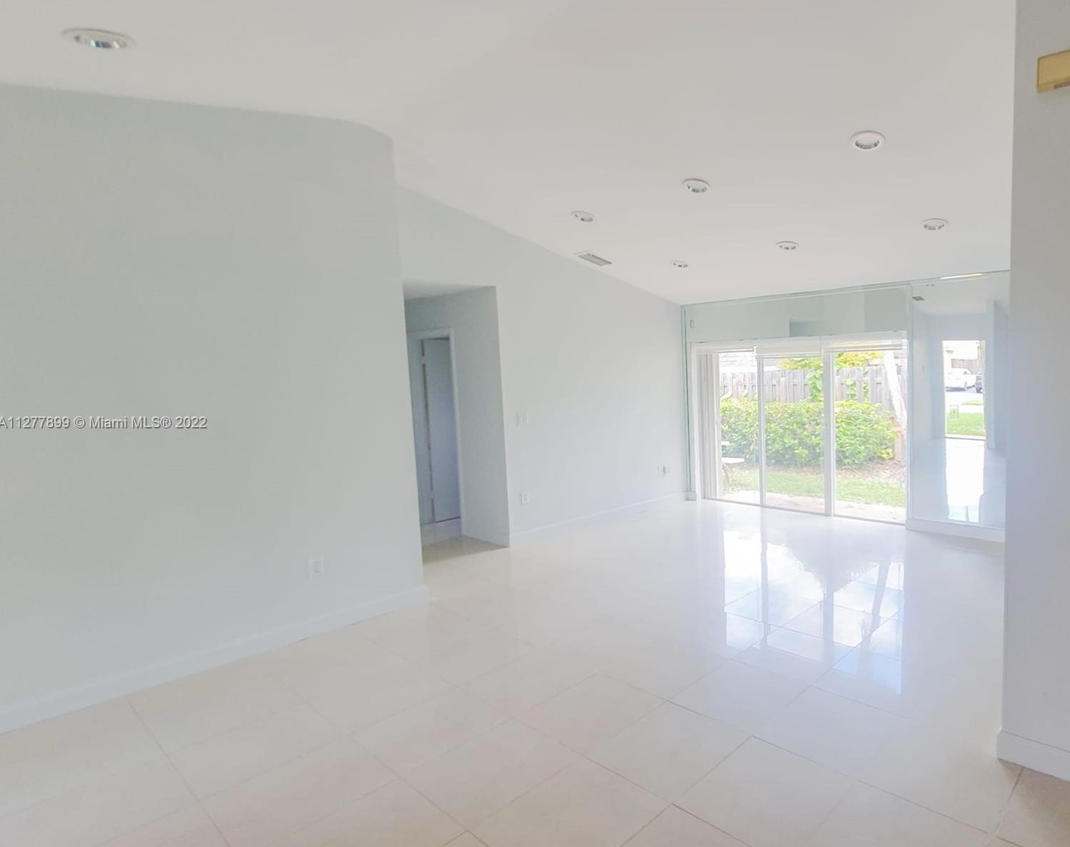 5753 Nw 98th Ave, Miami, FL 33178