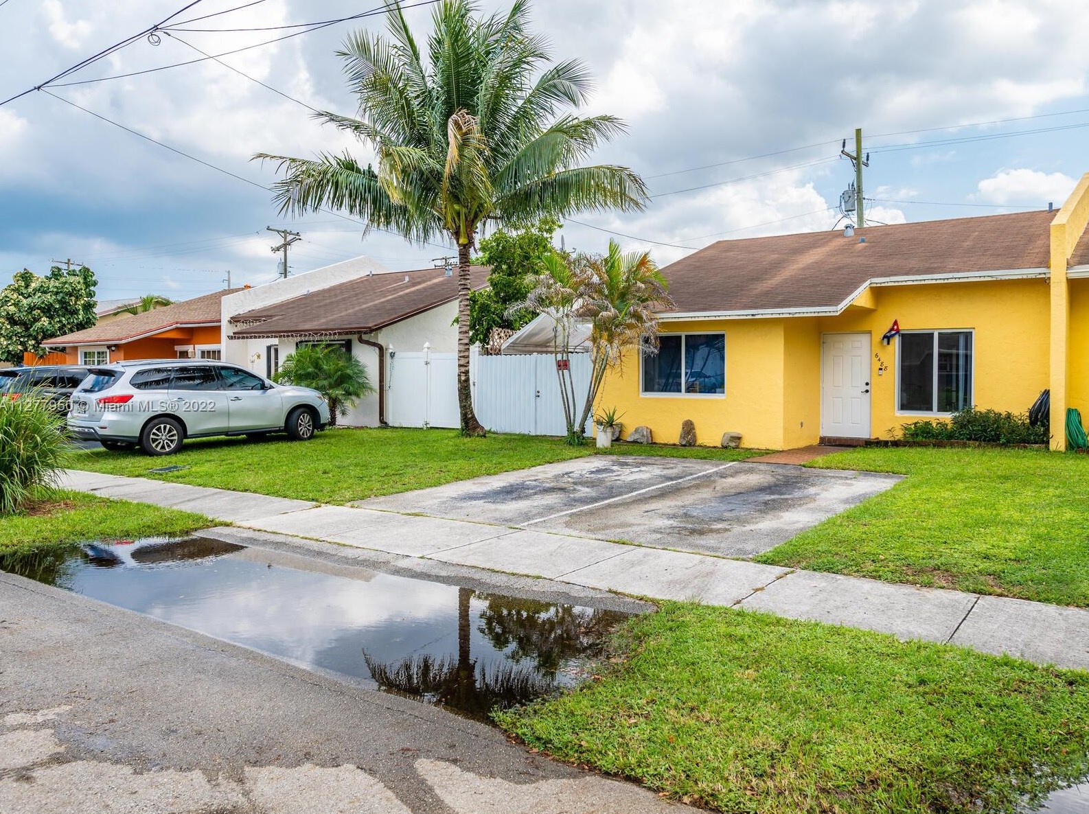 6488 Moseley St, Hollywood, FL 33024-4109