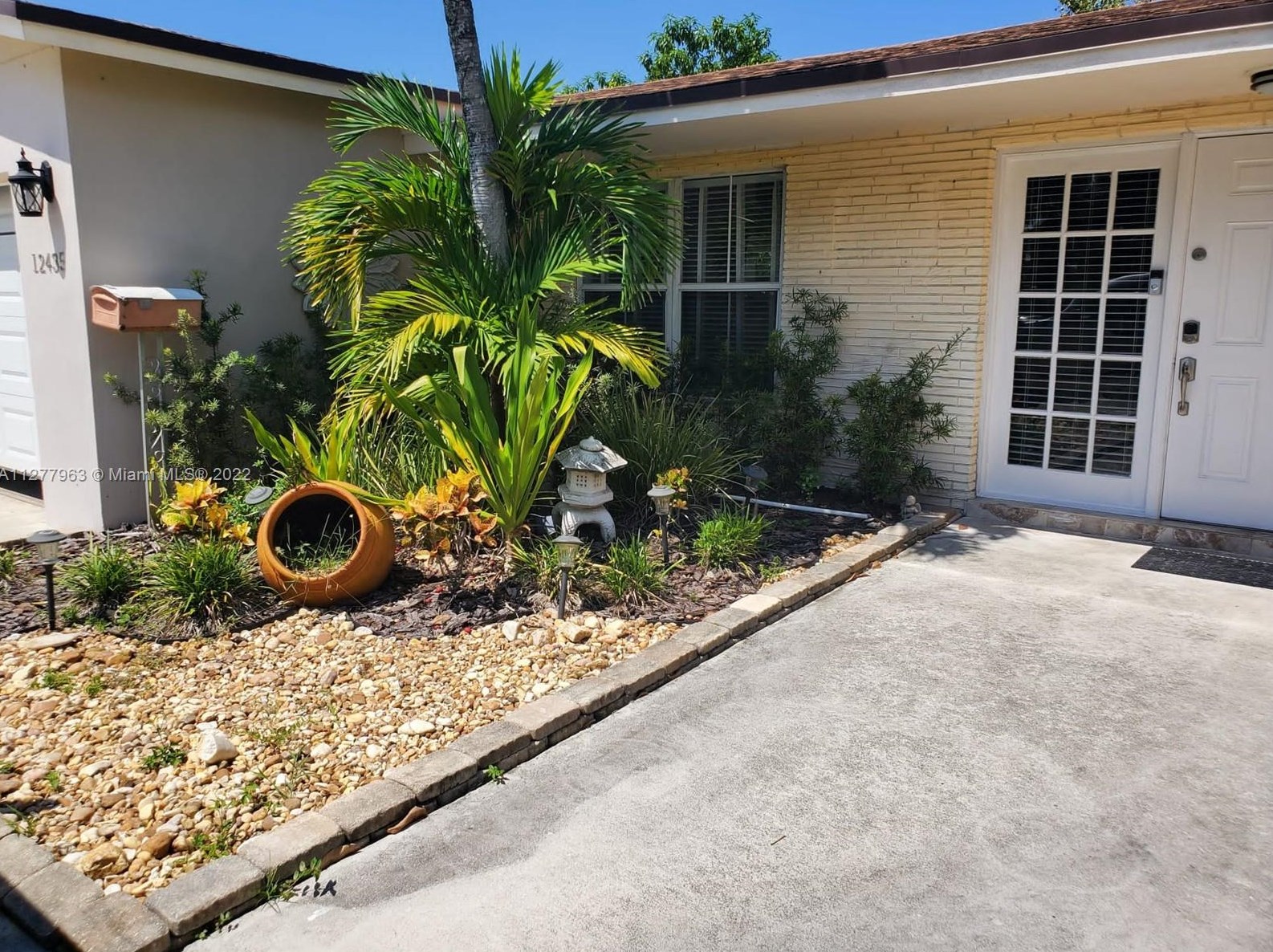 12435 42nd St, Miami, FL 33175-2926