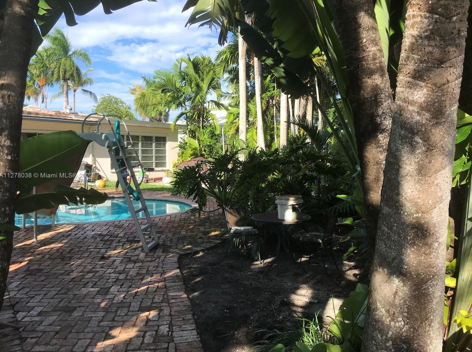 1112 Van Buren St, Hollywood FL  33019-1532 exterior