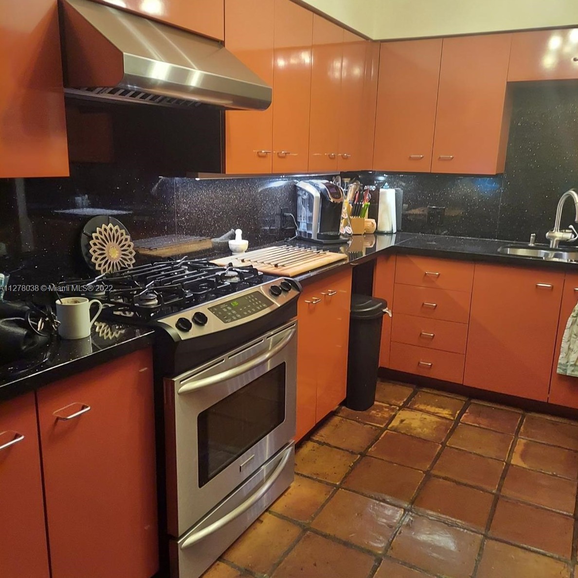 1112 Van Buren St, Hollywood FL  33019-1532 exterior