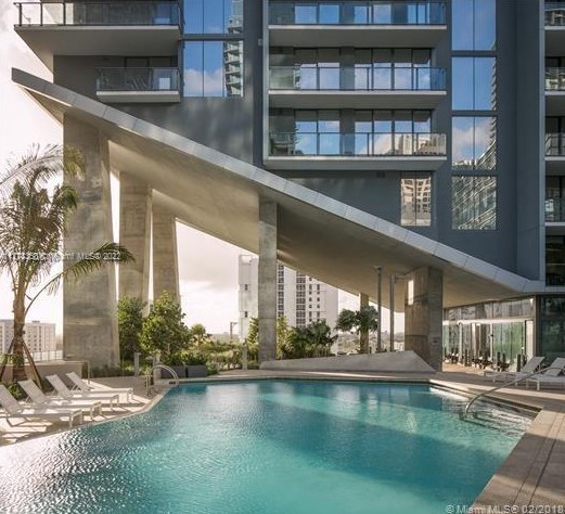 88 7th St, Miami FL exterior