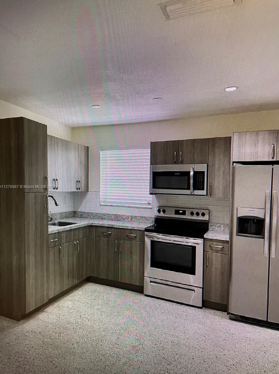 38 Silver Springs Dr, Key Largo, FL 33037