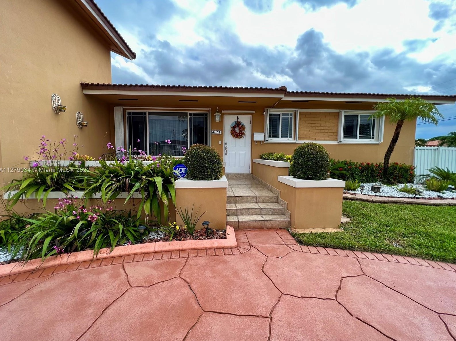 4531 W 8th Ln, Hialeah, FL 33012