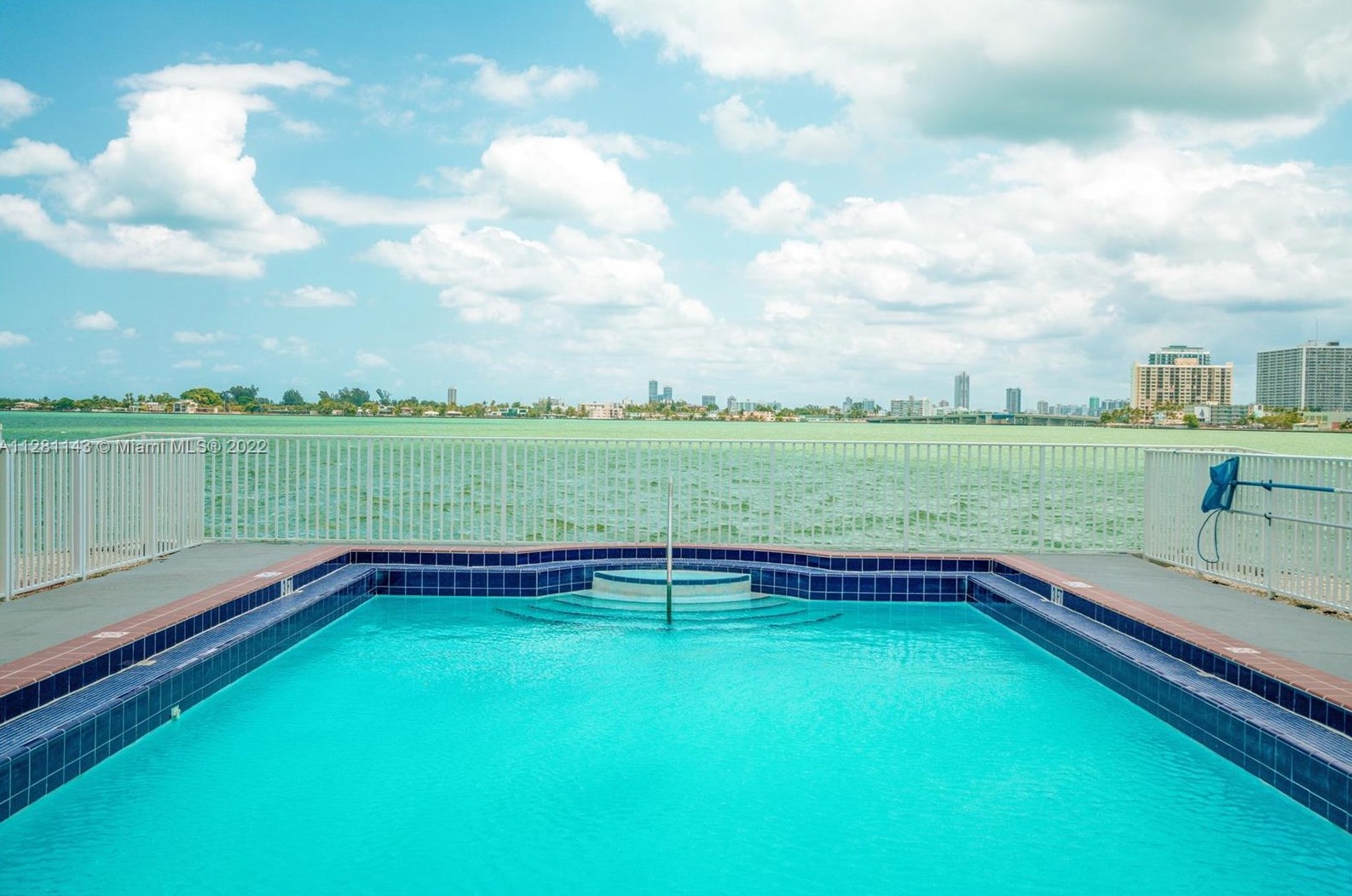 7931 East Dr Apt 403, Miami, FL 33141