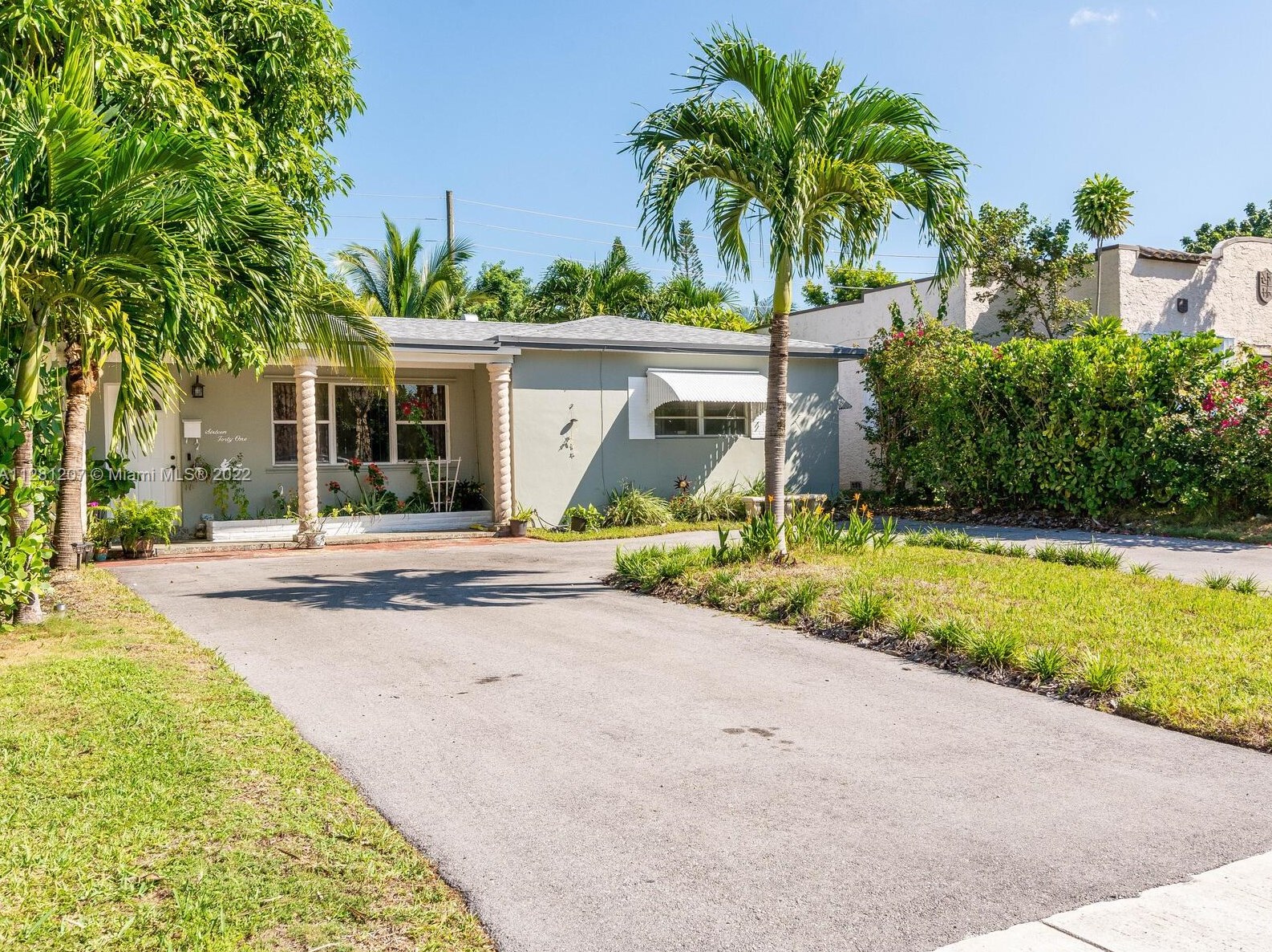 1641 172nd St, Miami, FL 33162-1430