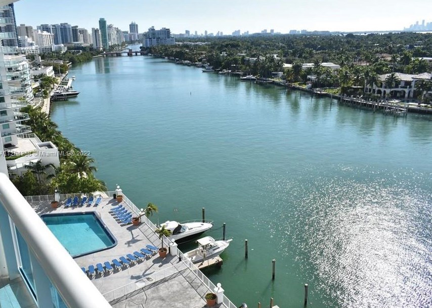 6770 Indian Creek Dr, Miami Beach FL  33141-5702 exterior