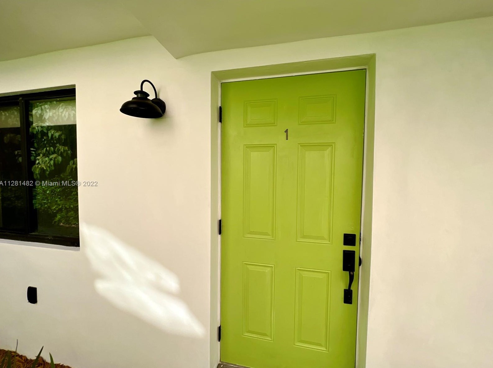 21 Nw 52nd St #1, Miami, FL 33127