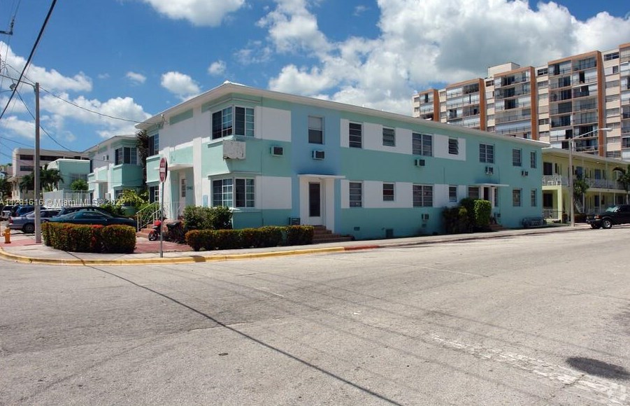 7834 Abbott Ave #6, Miami, FL 33141