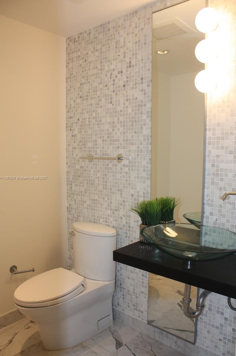 200 Biscayne Boulevard Way #3713, Miami, FL 33131