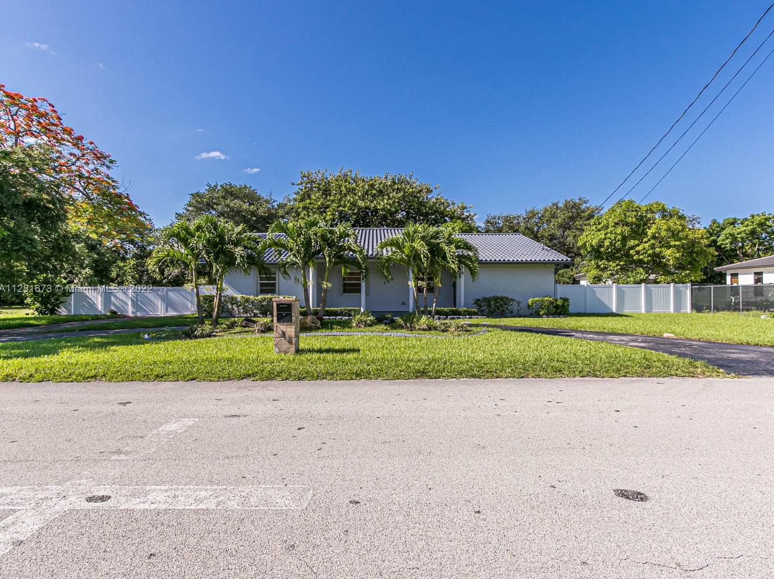 130 Ne 165th St, Miami, FL 33162