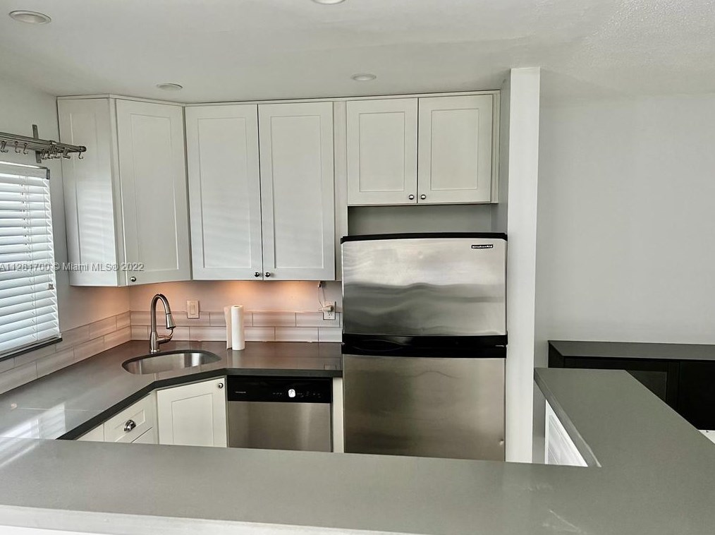 419 Crescent Dr, Hollywood, FL 33021-7402