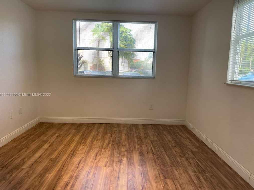 8323 Lake Dr #108, Miami, FL 33166