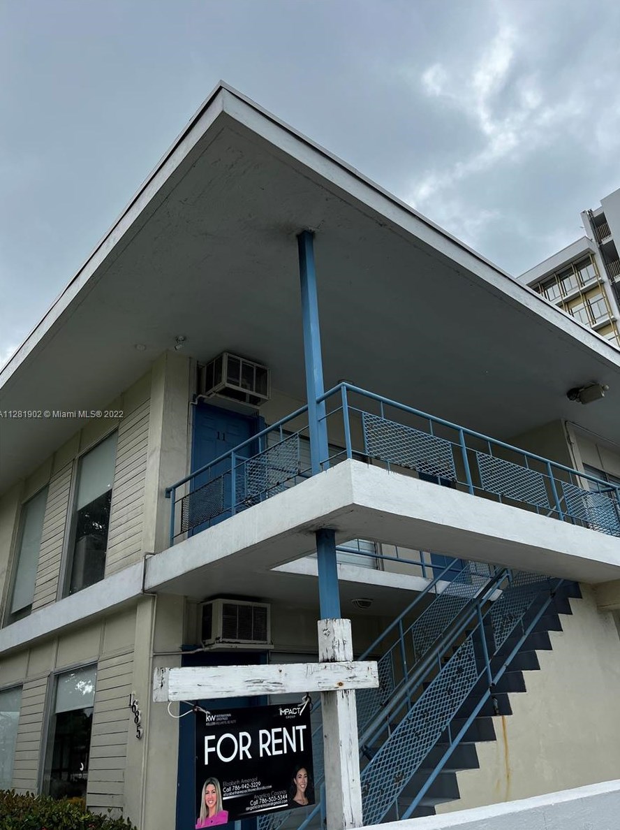 1685 Jefferson Ave, Miami Beach FL  33139-7605 exterior