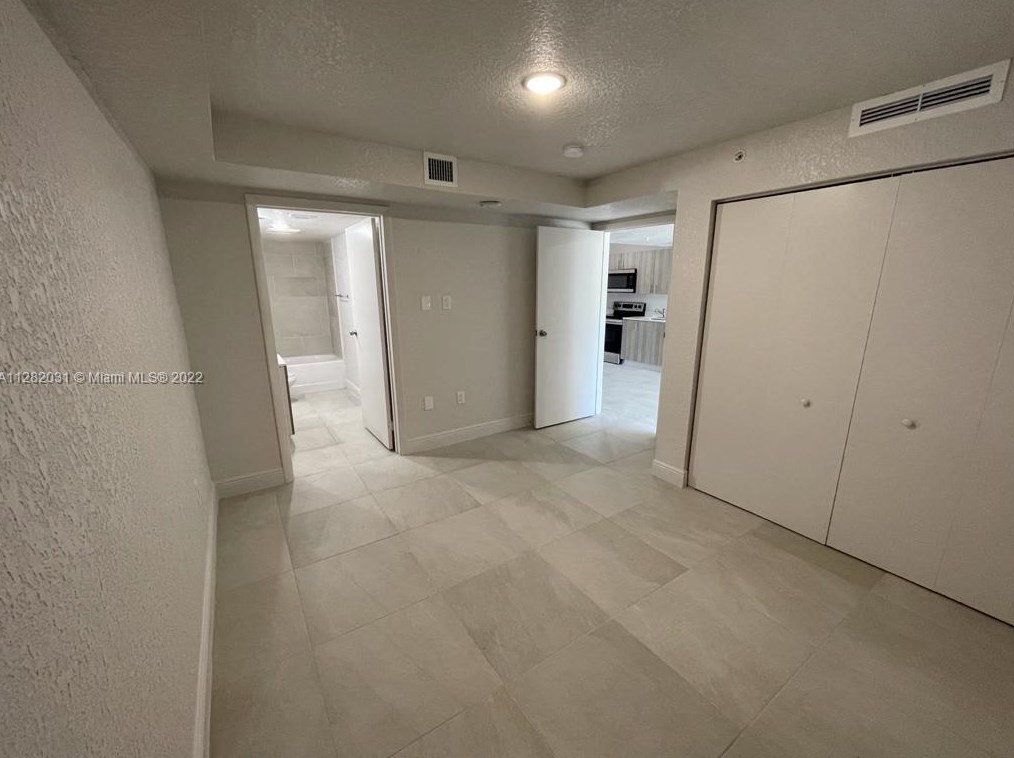 13150 Memorial Hwy, Miami FL 33161-3936 exterior