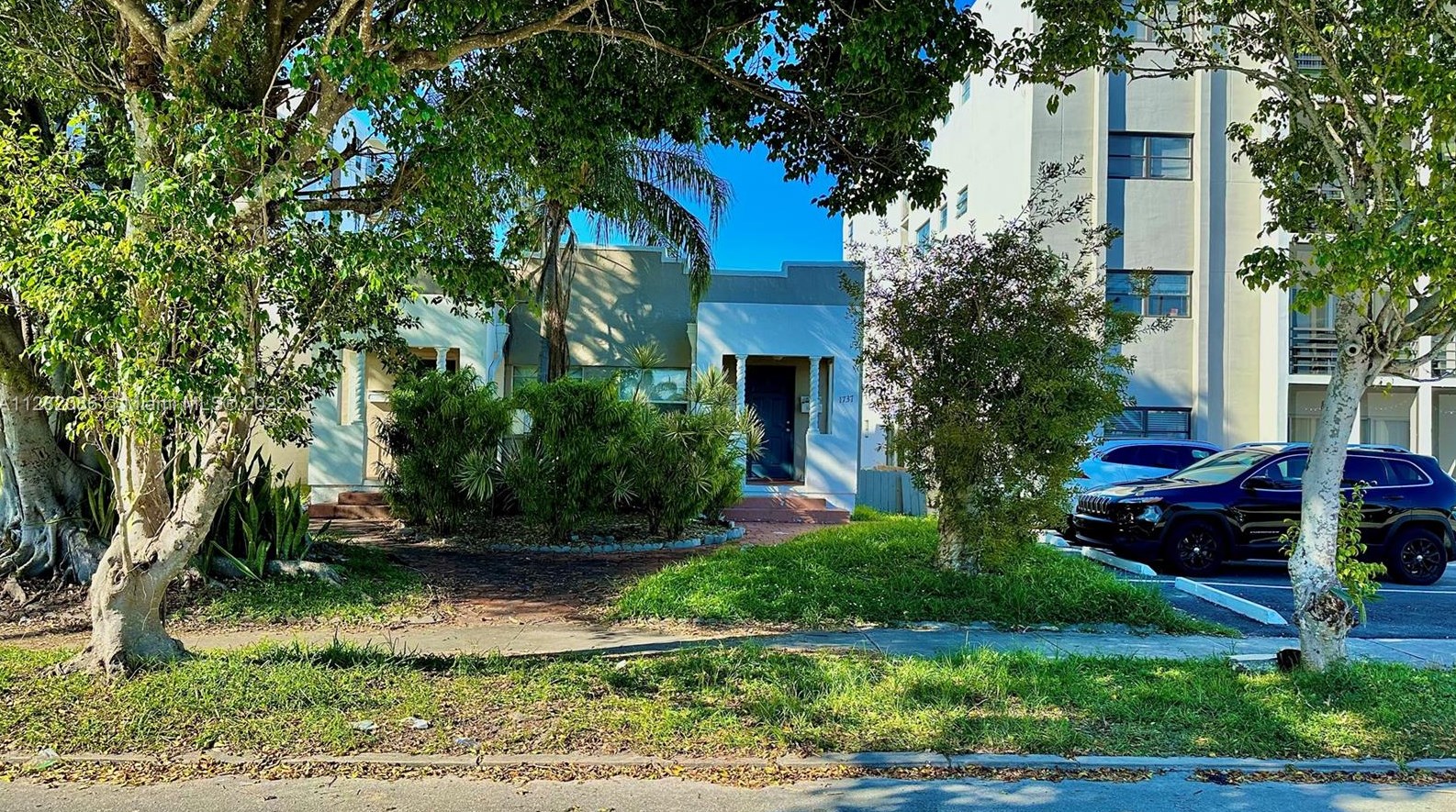1737 Dewey St, Hollywood, FL 33020-6118