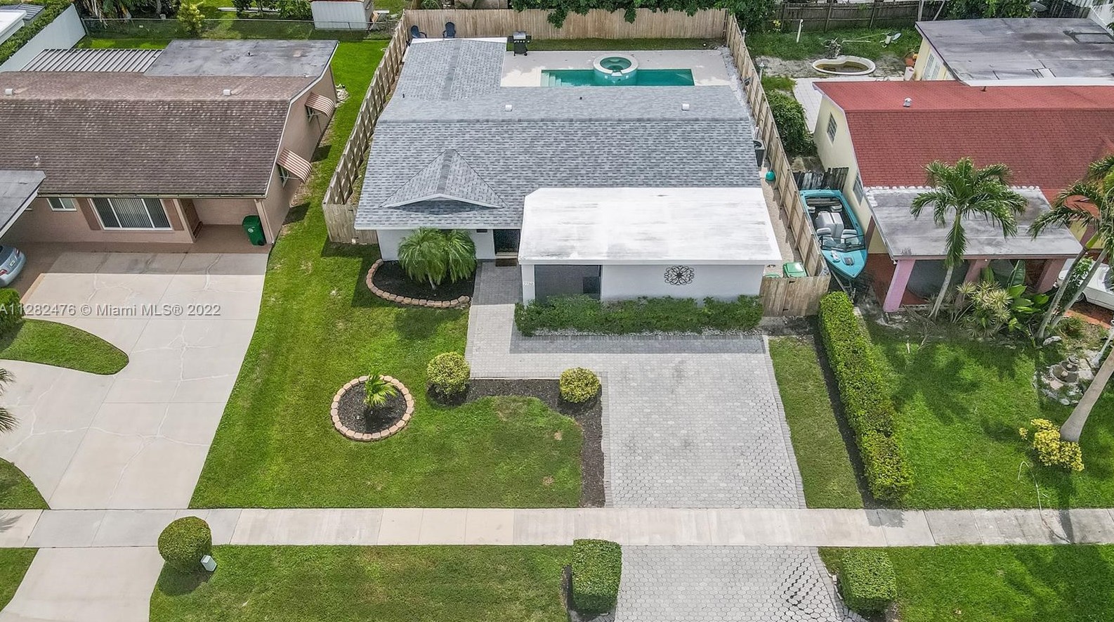 7750 42nd St, Hollywood, FL 33024-8410