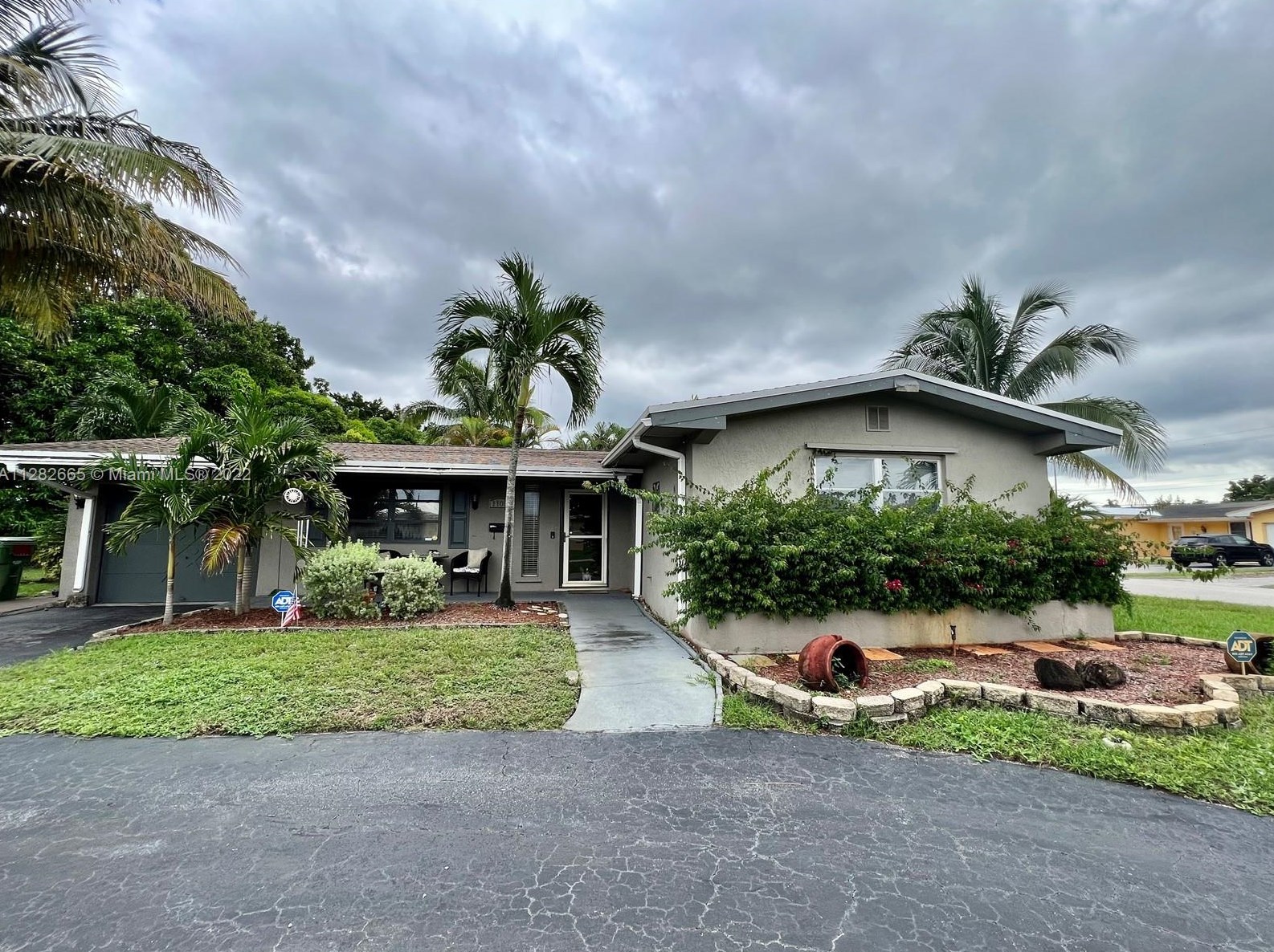 1101 84th Ter, Hollywood, FL 33024-4946