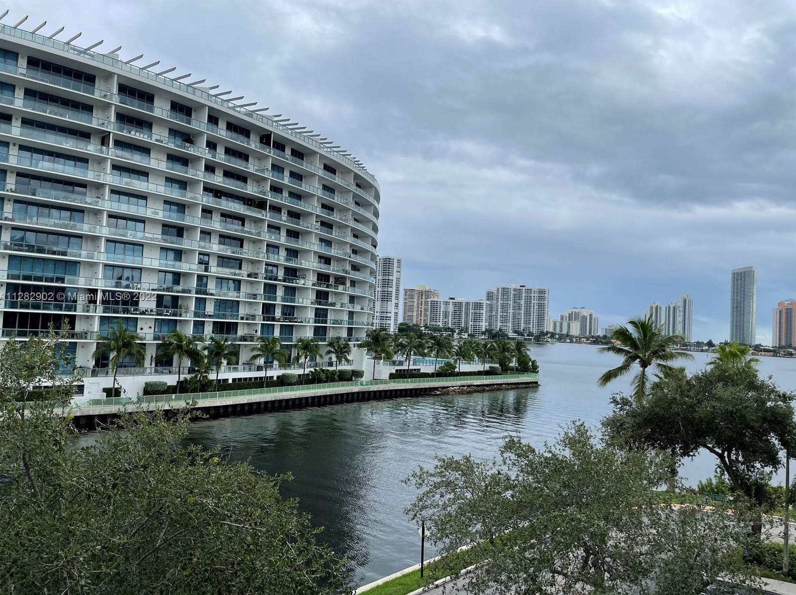 3255 Ne 184th St #12401, Miami, FL 33160