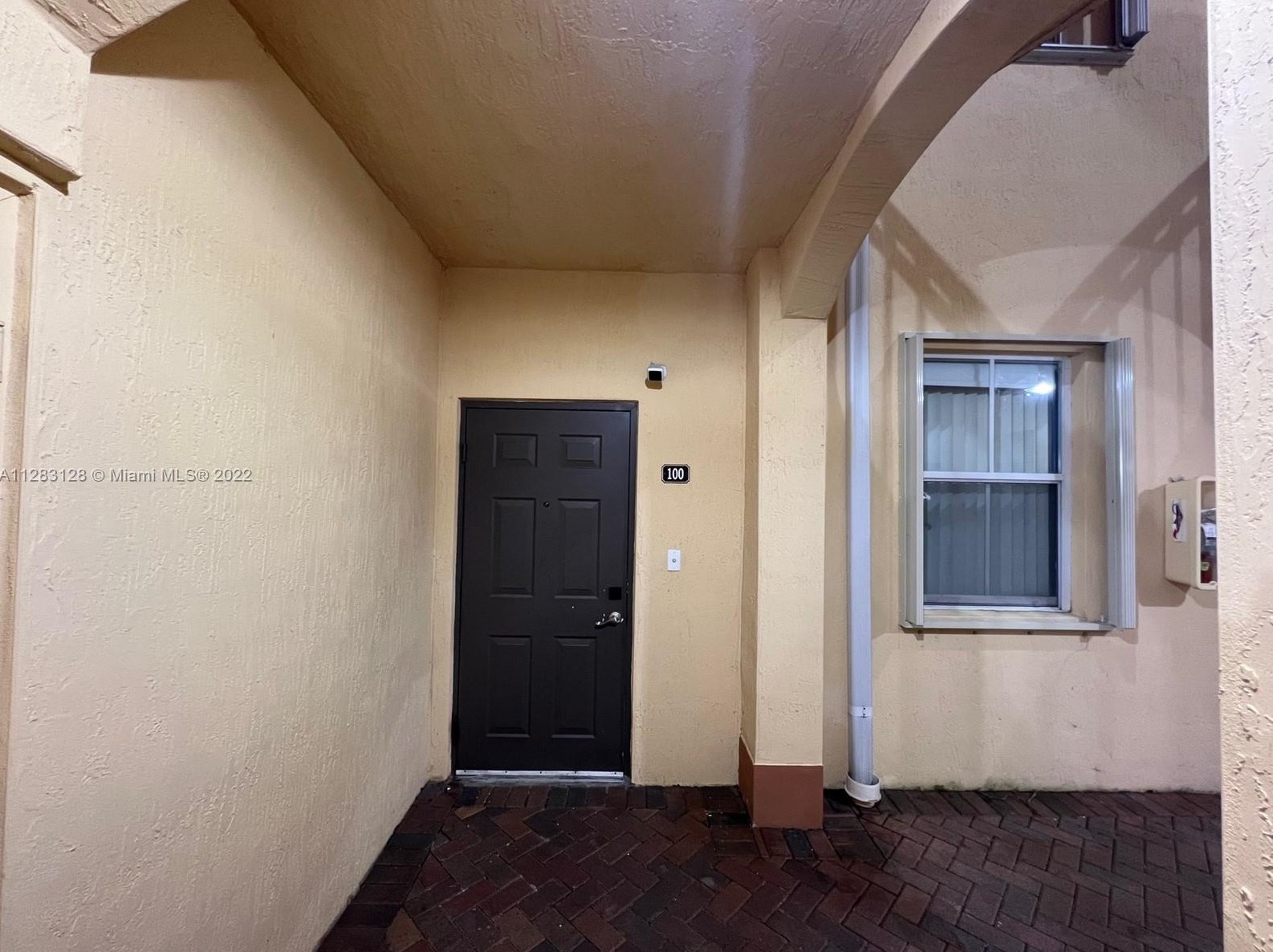 10132 Nw 7th St #100, Miami, FL 33172