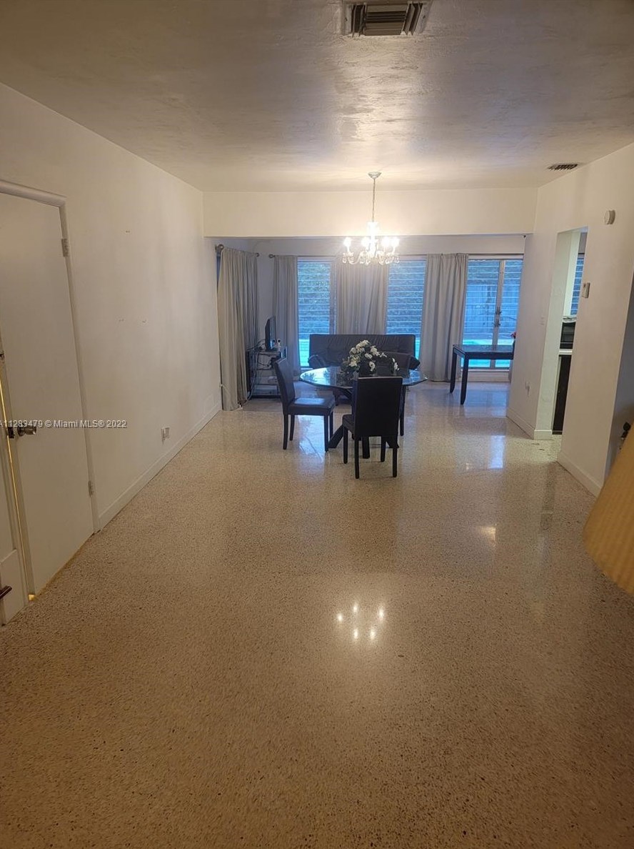 840 198th St, Miami, FL 33169-3104