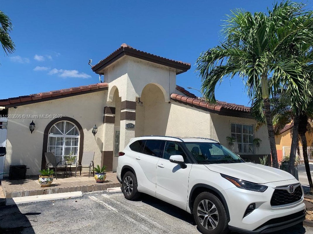 7001 35th Ave W, Hialeah, FL 33018