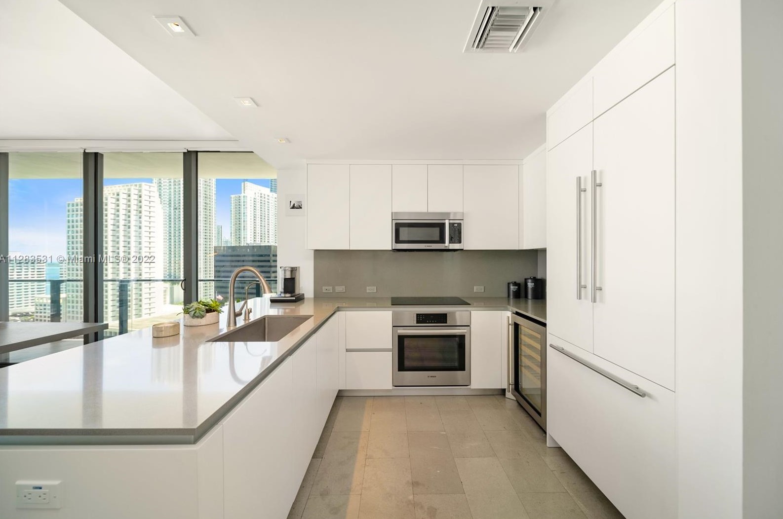 68 Se 6th St #1201, Miami, FL 33131