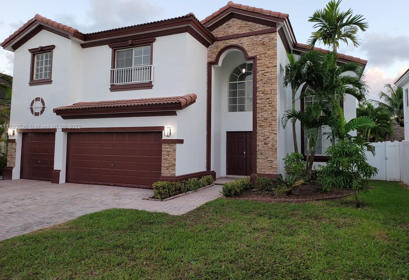 15560 Sw 14th St #n/a, Miami, FL 33194
