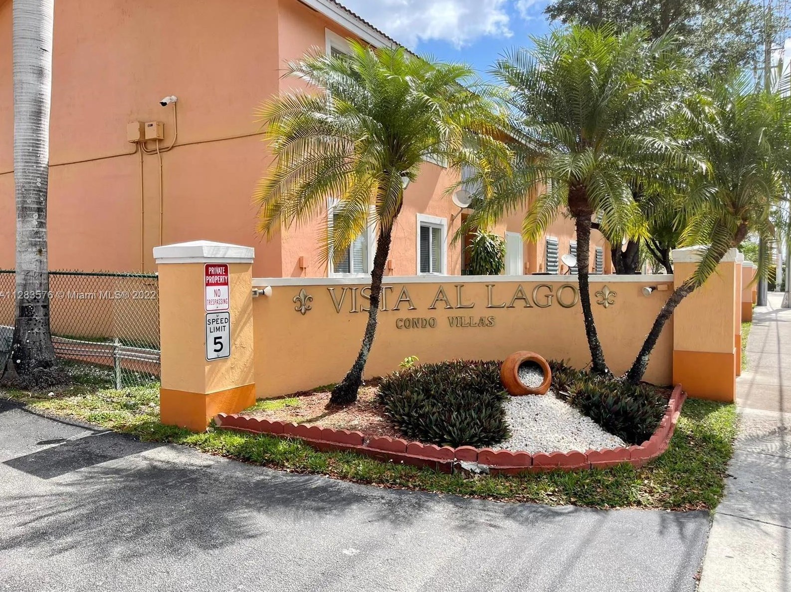 4677 Nw 9th St Apt 211, Miami, FL 33126