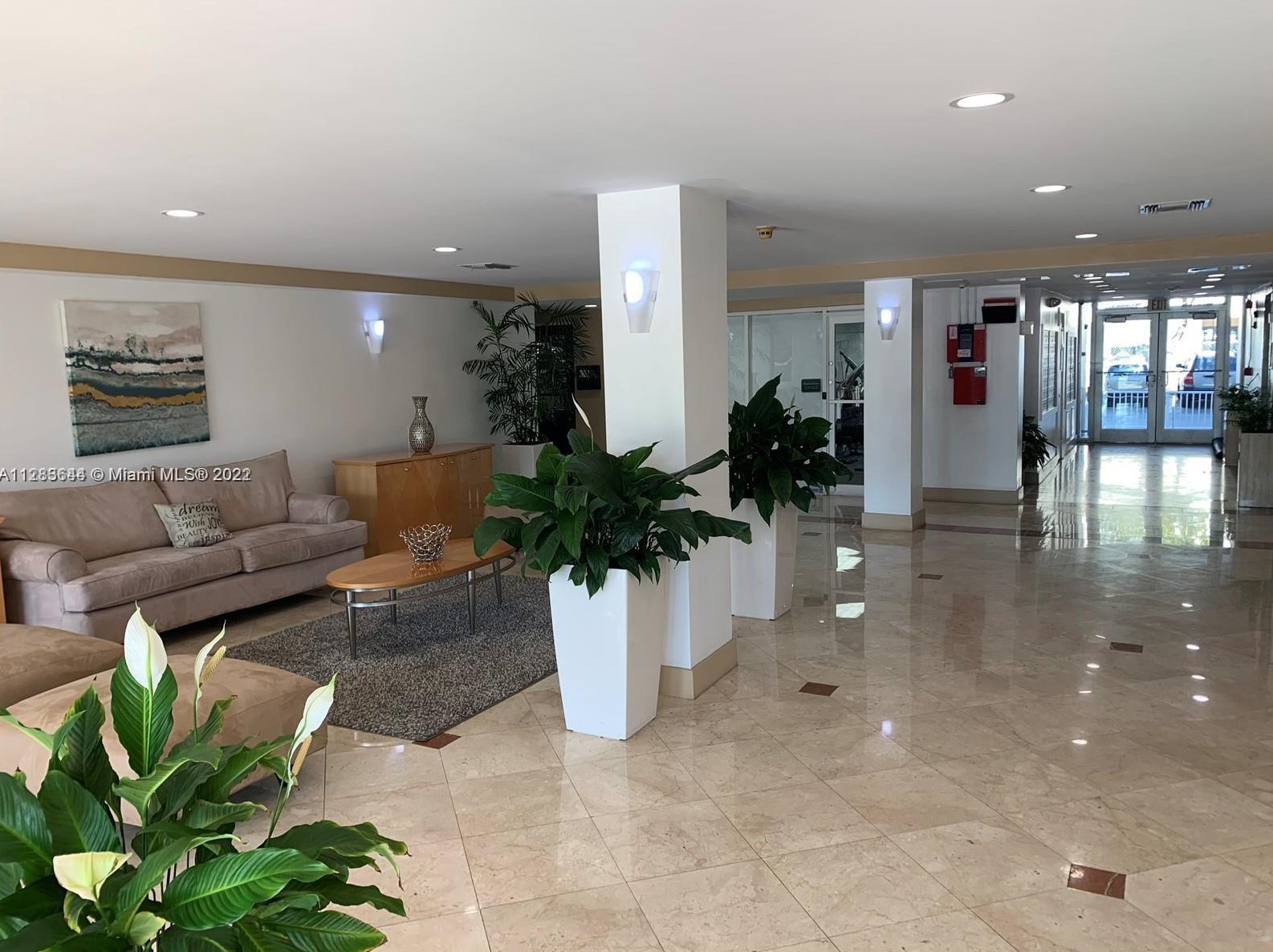 1455 Treasure Dr, Miami FL 33141-4115 exterior