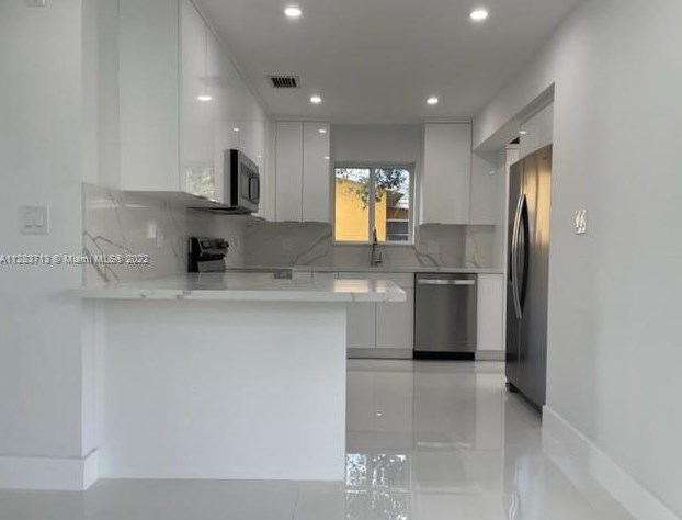 6711 Mcclellan St, Hollywood FL  33024-1829 exterior