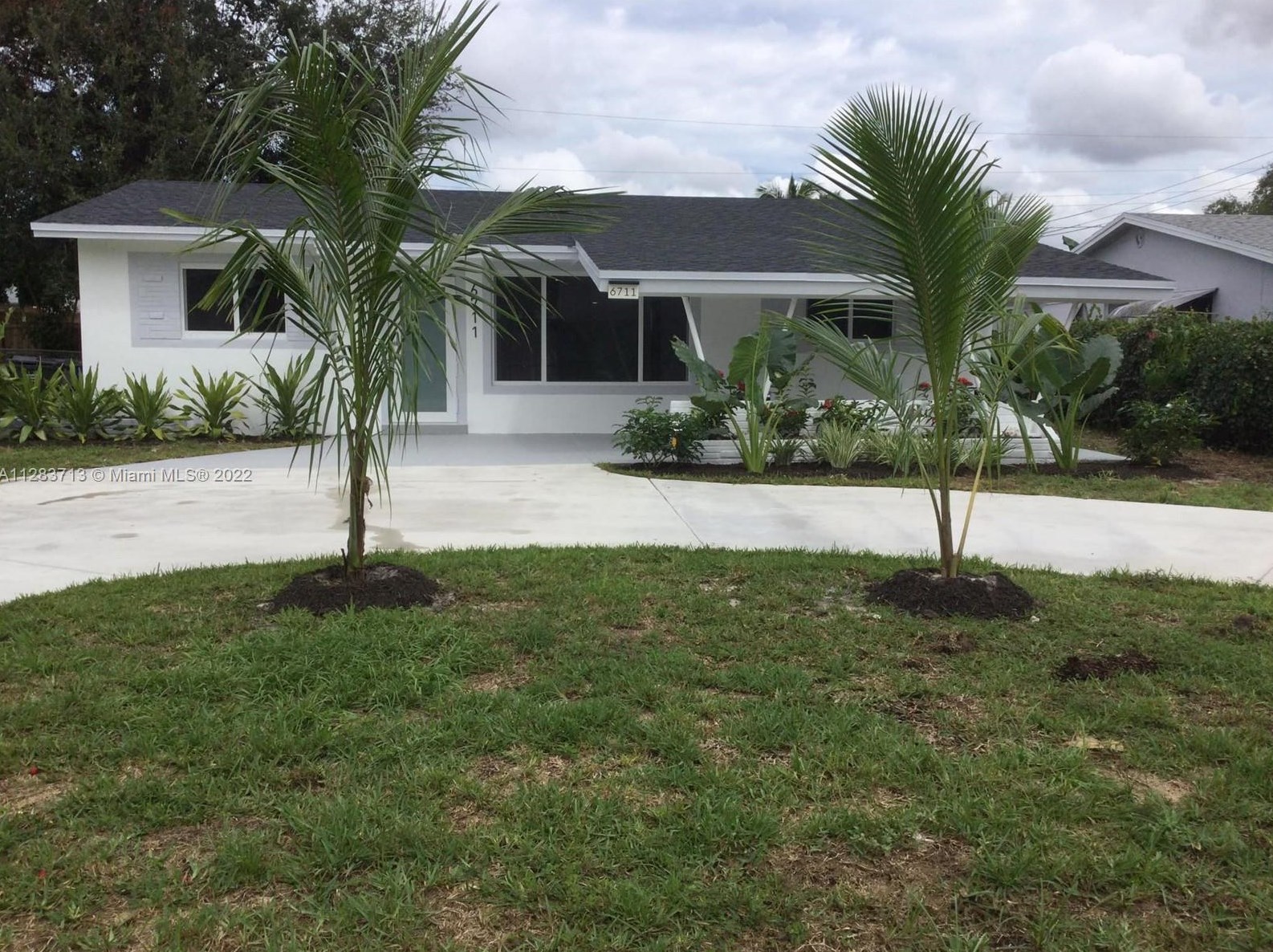 6711 Mcclellan St, Hollywood FL  33024-1829 exterior