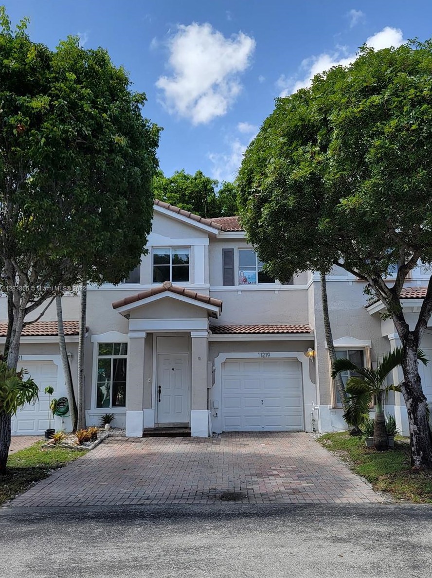 11219 57th Ln, Miami, FL 33178-3878
