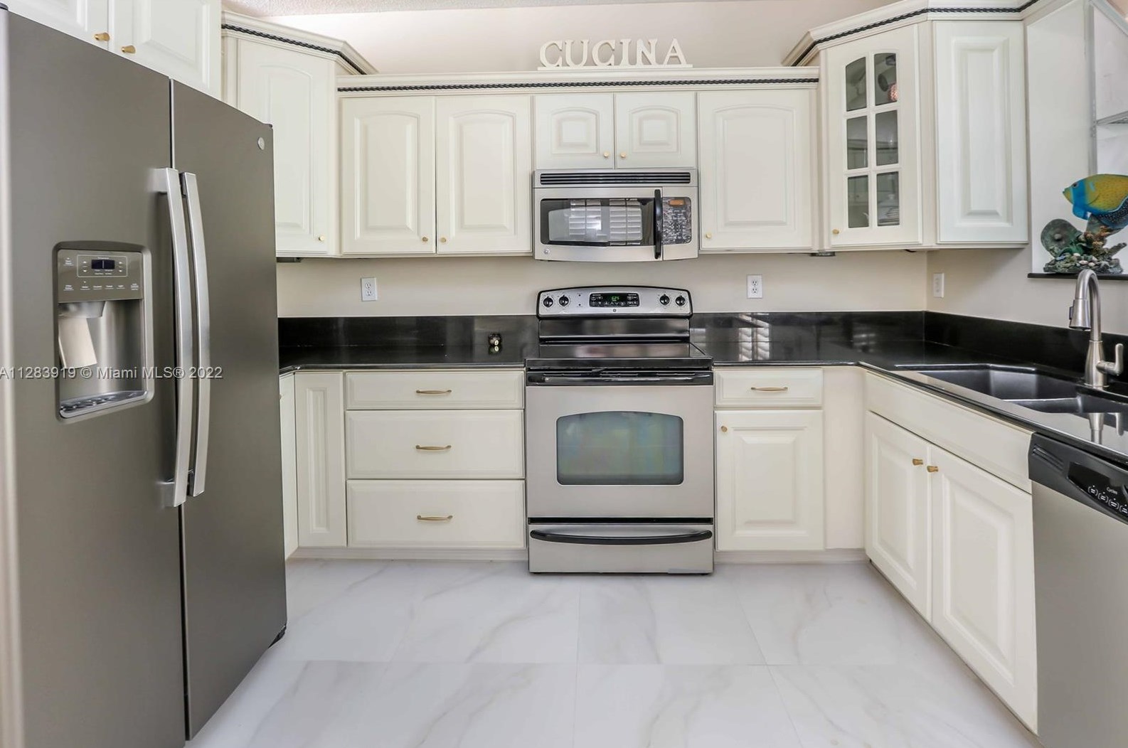 1081 River Birch St, Hollywood, FL 33019-4801