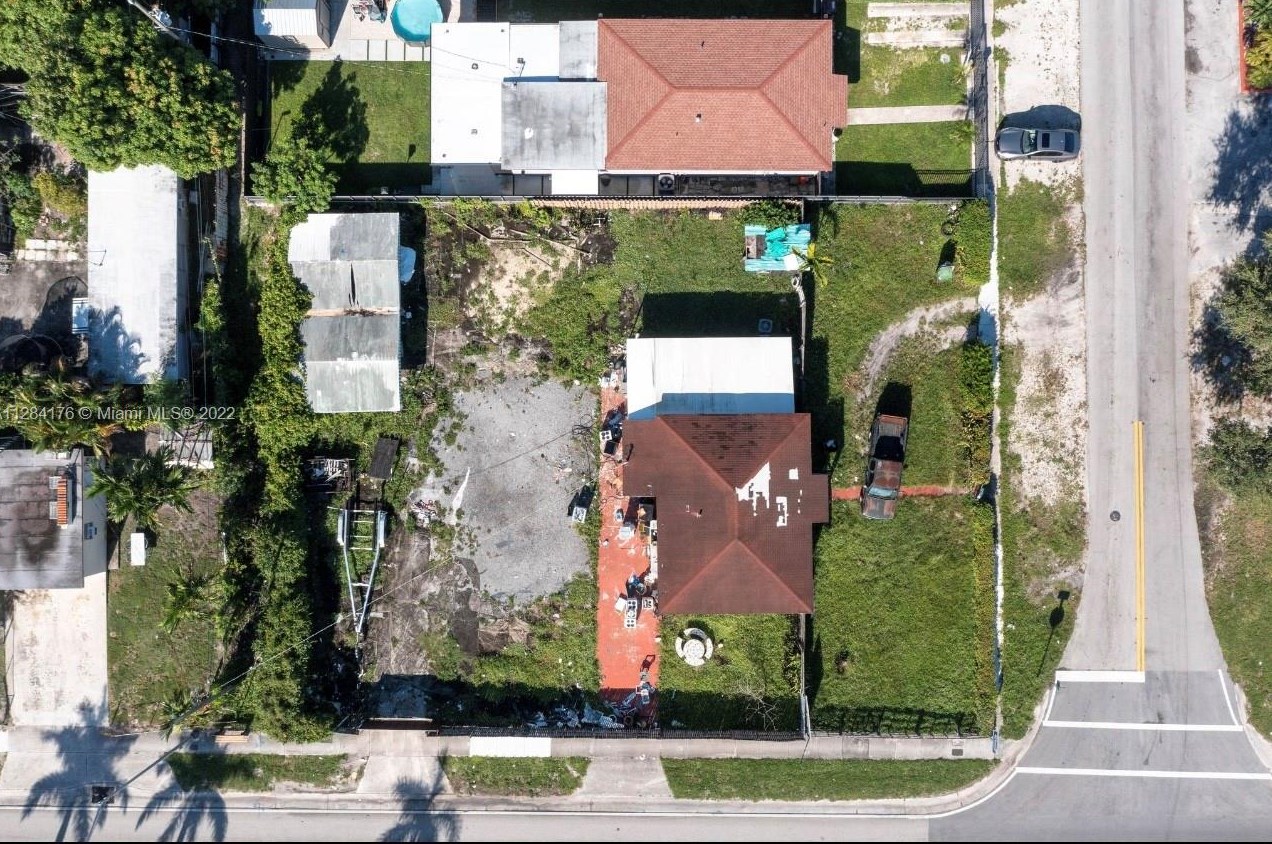 782 E 37th St, Hialeah, FL 33013