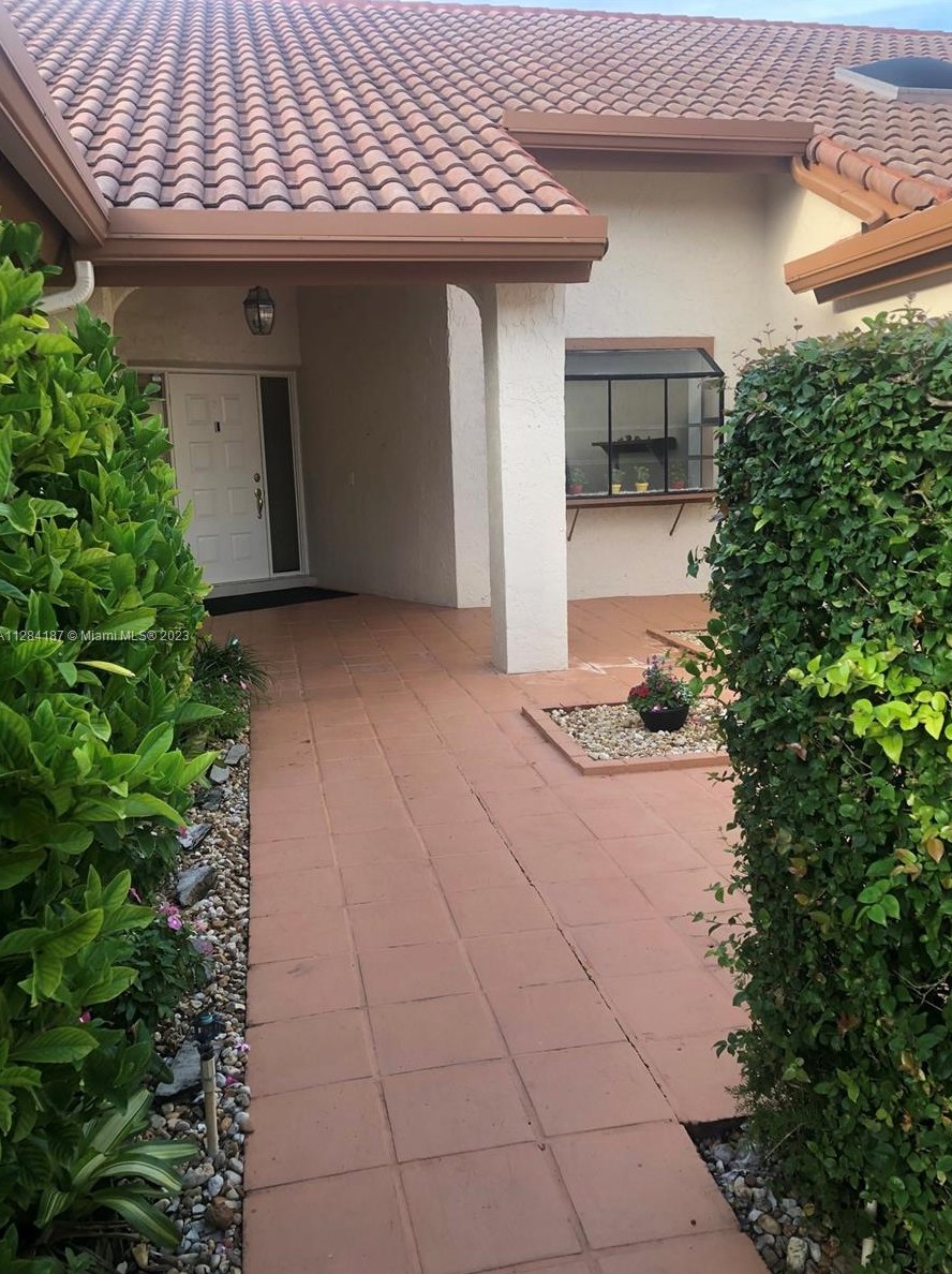23375 Water Circle #courtyard 7, Boca Raton, FL 33486