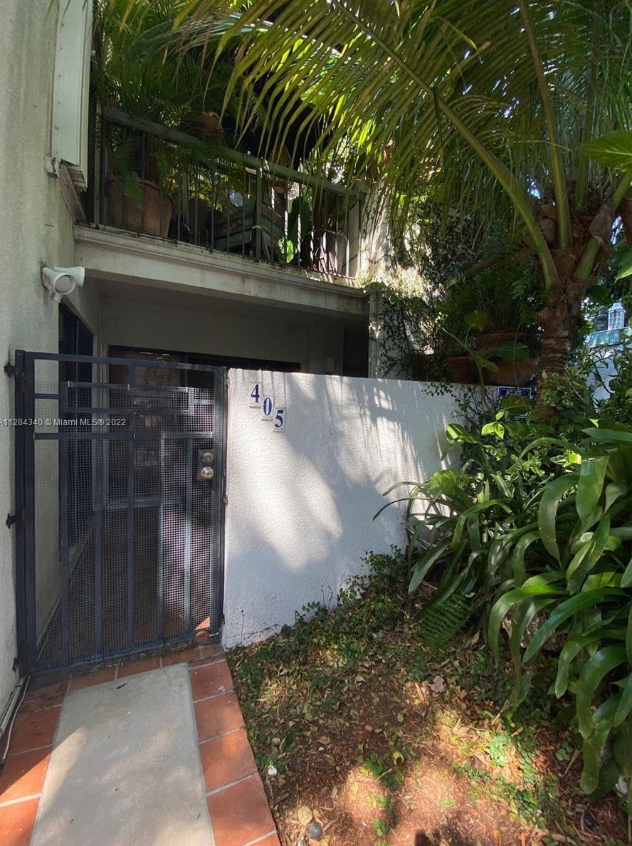 8331 157th Ave, Miami, FL 33193-1293