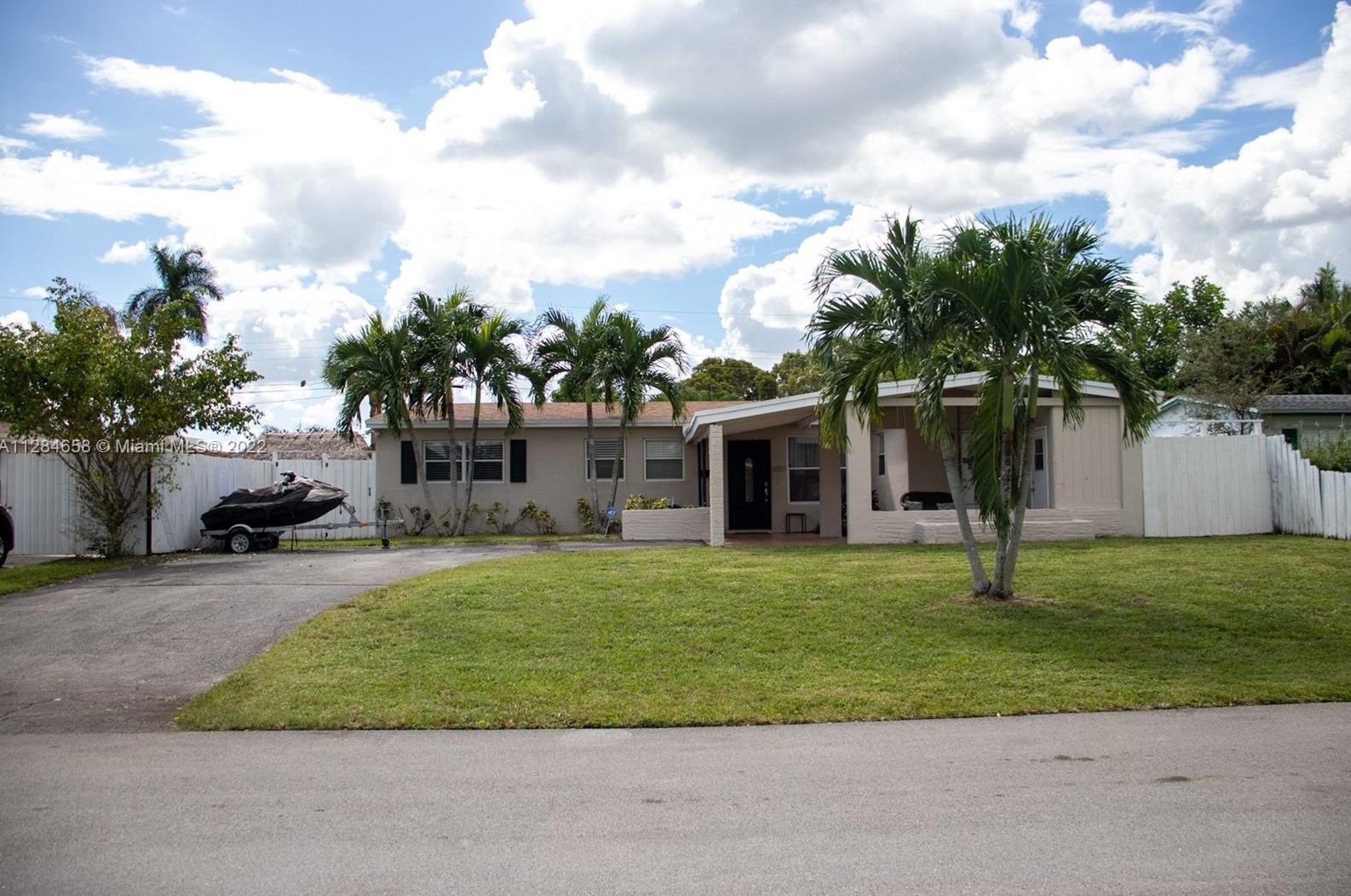 6620 Cleveland St, Hollywood, FL 33024-5737