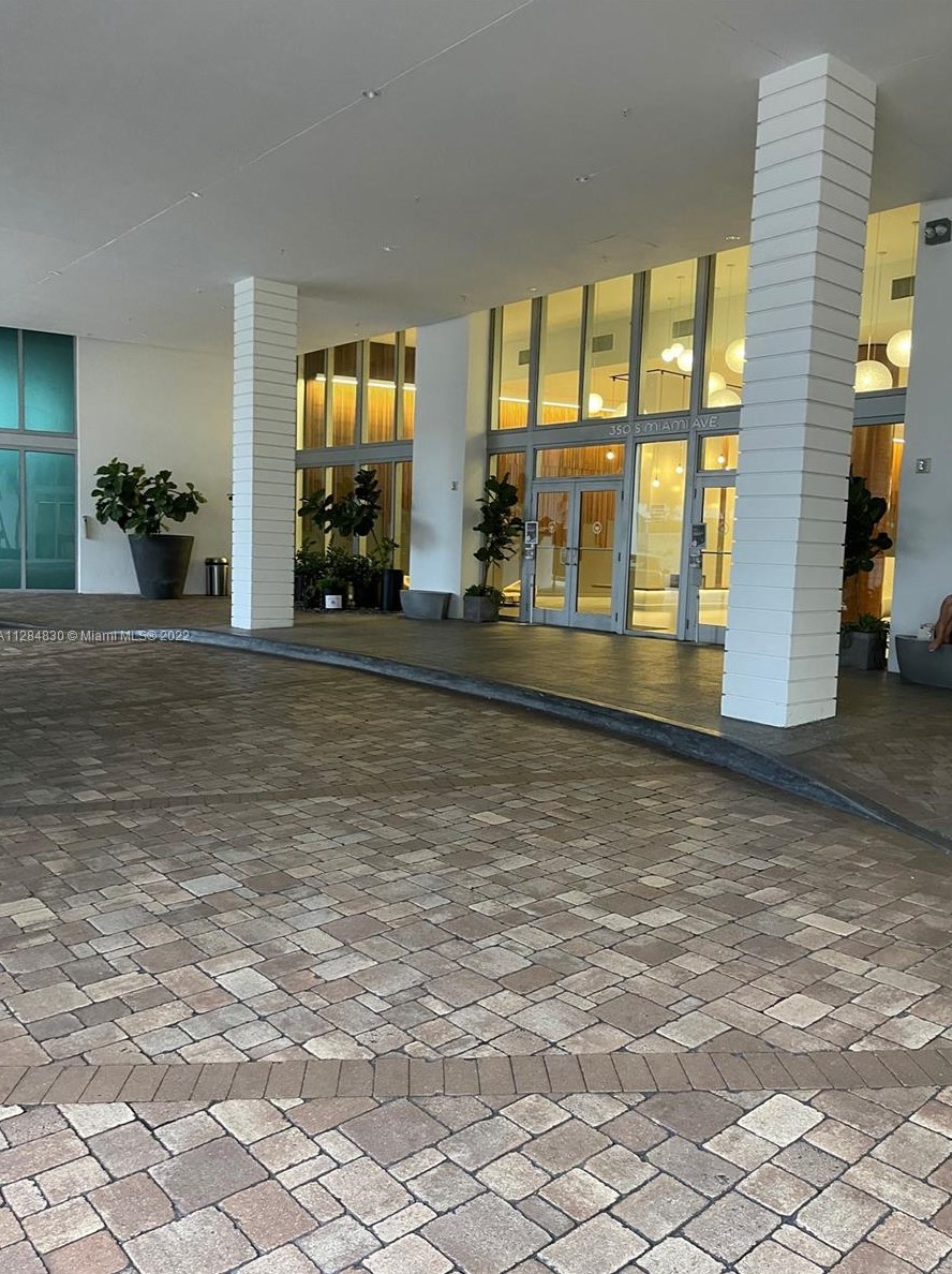 350 S Miami Ave #1715, Miami, FL 33130