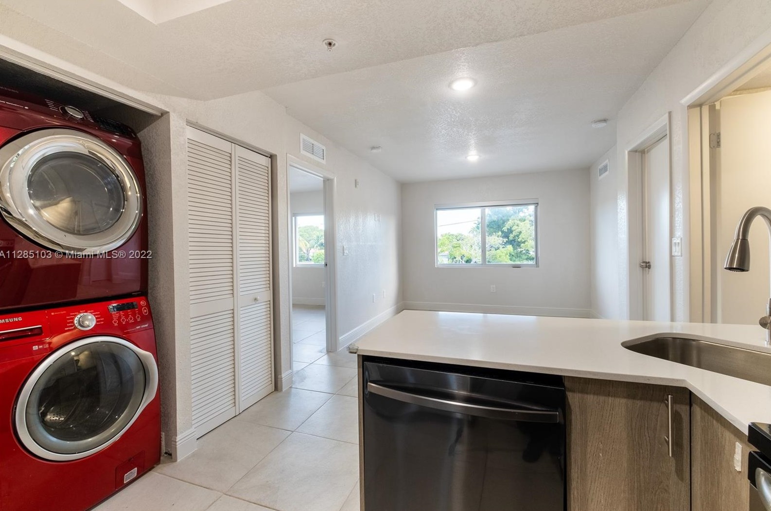 400 Ne 137th St #203, Miami, FL 33161