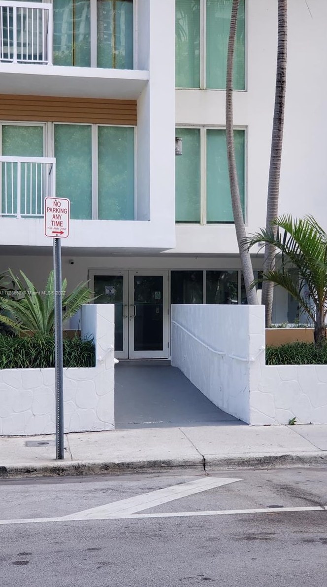 2740 Sw 28th Ter #201, Miami, FL 33133