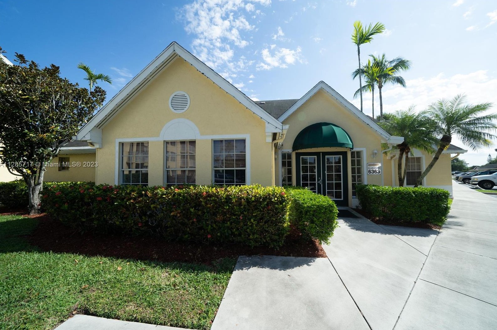 6339 La Costa Dr, Boca Raton FL  33433-6618 exterior