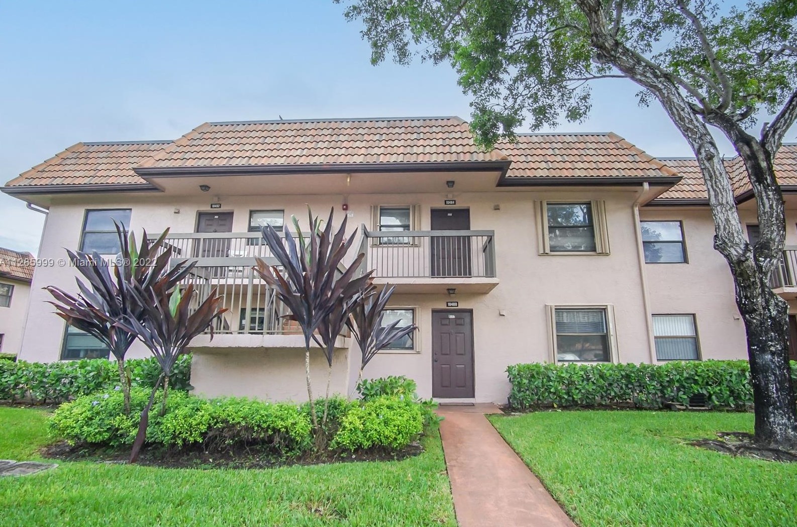 10484 Nw 10th St #202, Hollywood, FL