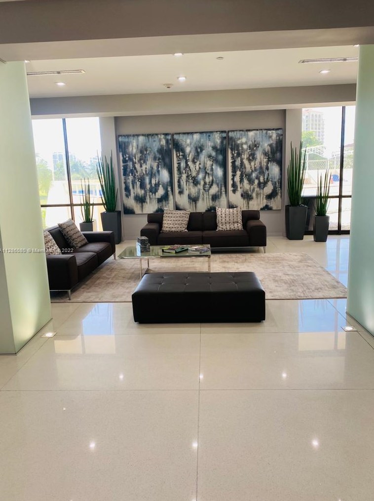 20379 Country Club Dr, Miami FL  33180-1627 exterior