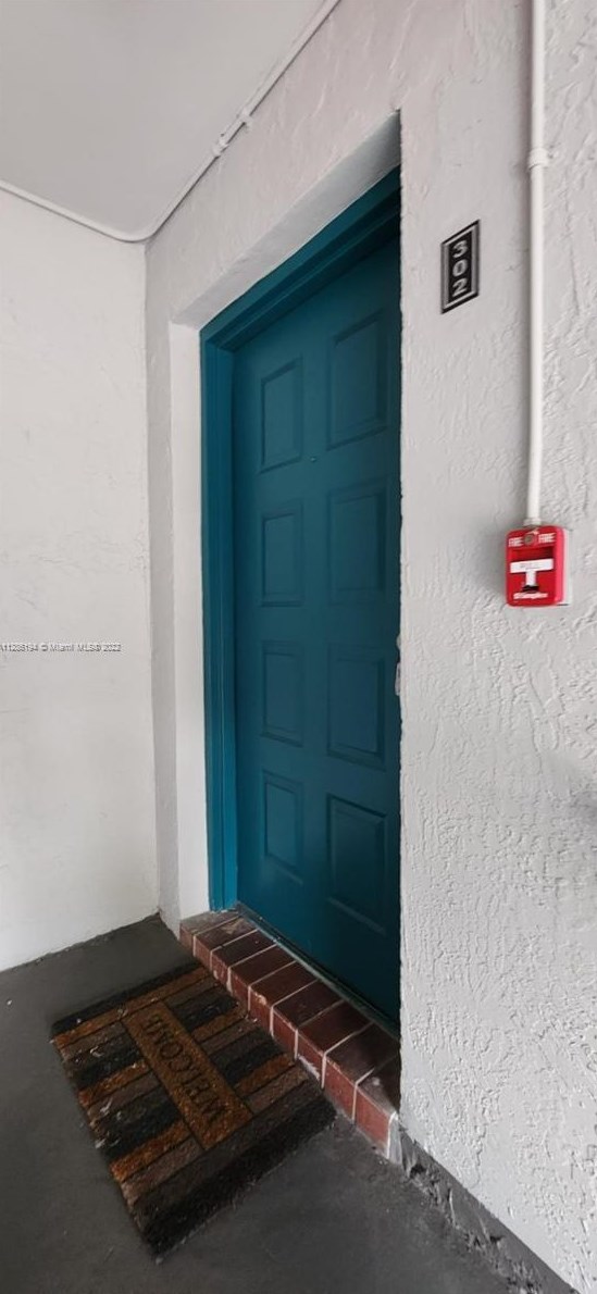 7235 Nw 179th St #302, Hialeah, FL 33015