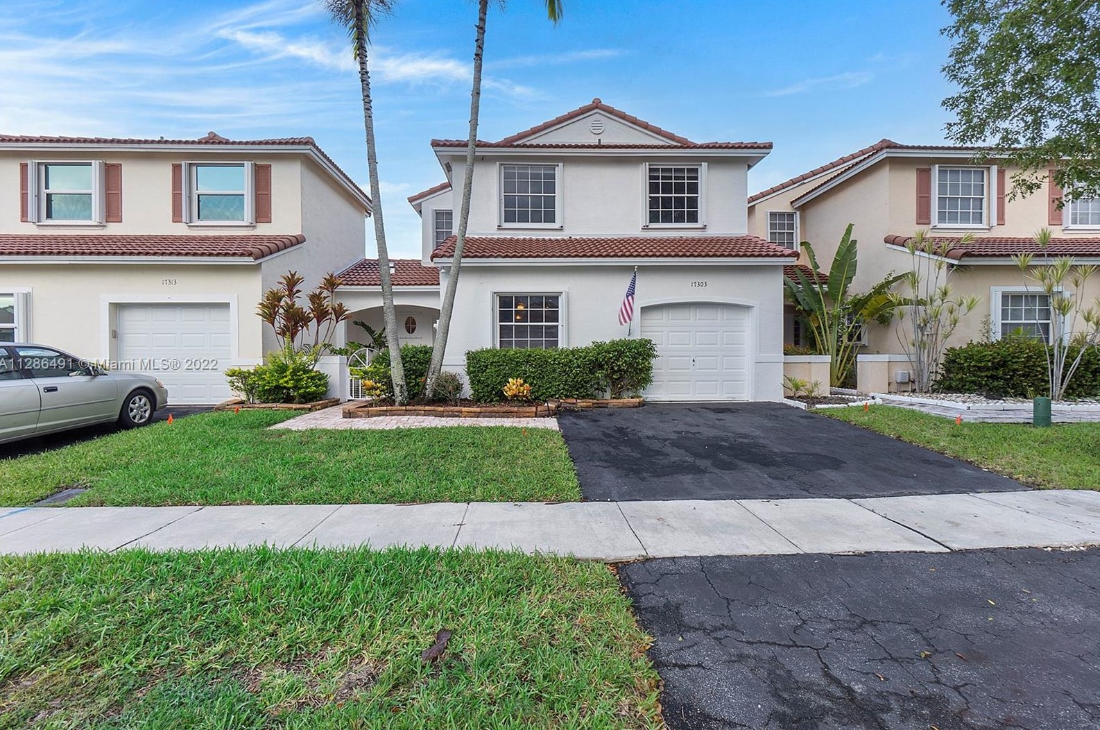 17303 6th Ct, Hollywood, FL 33029-3181