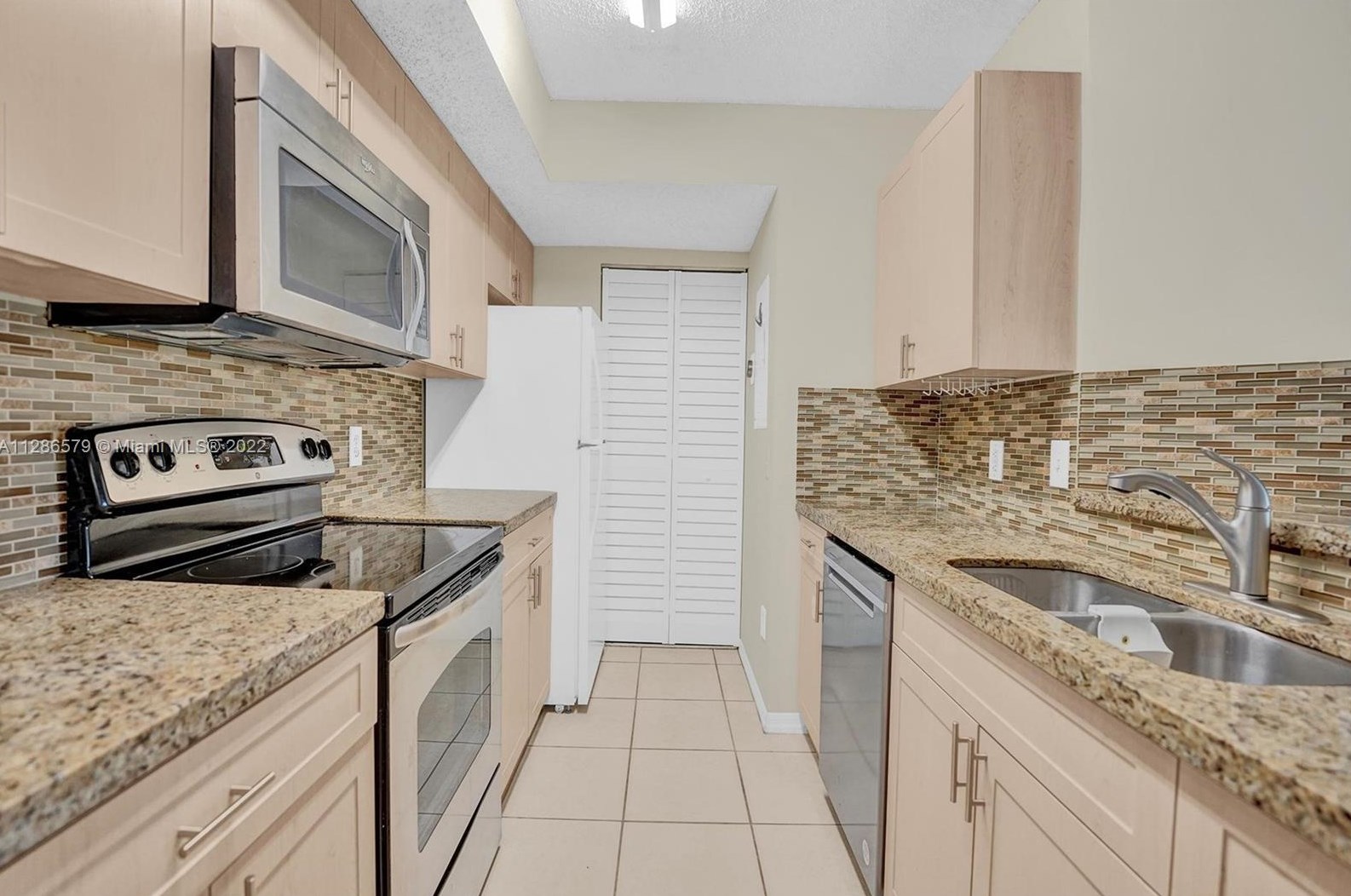 470 S Park Rd #7-303, Hollywood, FL 33021